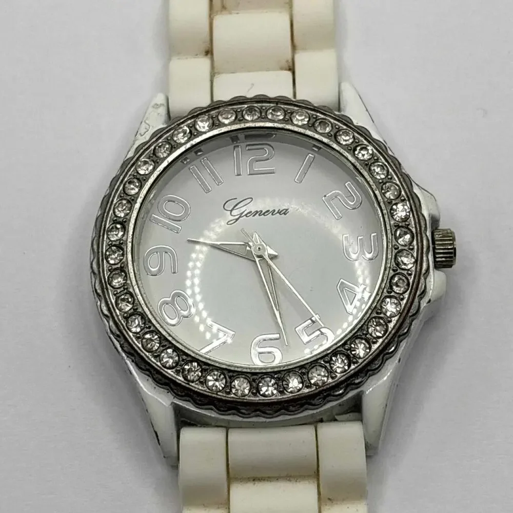 White Retro Analog Men's Watch